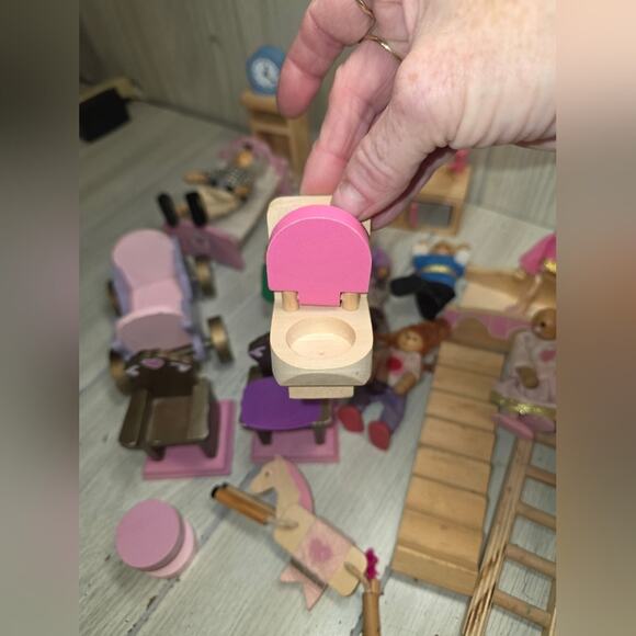 Vtg Kidkraft Wooden Dolls & Dollhouse Furniture Mixed Lot Princess Castle - Picture 10 of 16